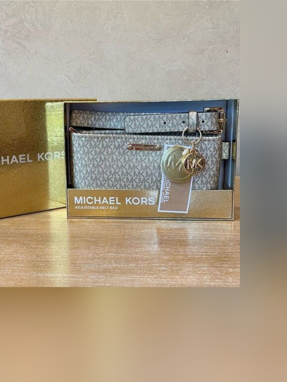 NEW! MICHAEL KORS ADJUSTABLE BELT BAG CAN BE WORN AS CROSSBODY OR WAIST BAG